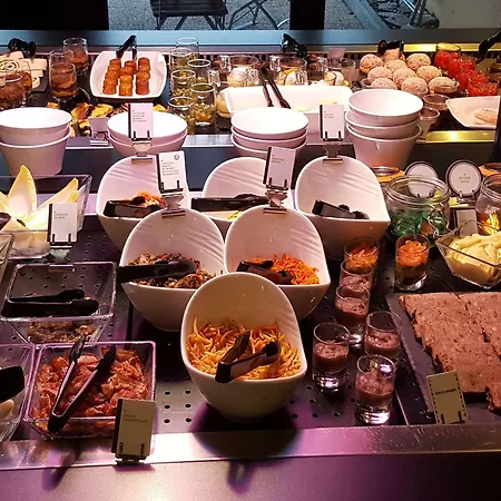 Hotell Restaurant Campanile 3*