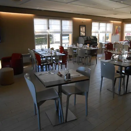 Restaurant Campanile ホテル オーリヤック